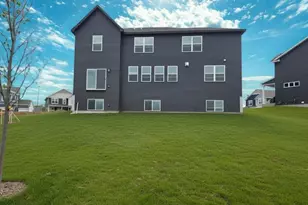 4762 Blake Ct, Woodbury, MN 55129 - Photo 3