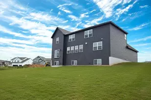 4762 Blake Ct, Woodbury, MN 55129 - Photo 5