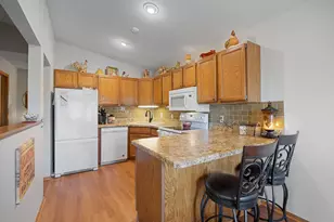 7012 W 84th St Cir, Bloomington, MN 55438 - Photo 9