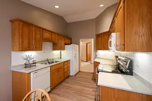 611 Cherrywood Ct, Red Wing, MN 55066 - Photo 5