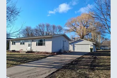 803 11 1/2 Avenue SE, Willmar, MN 56201 - Photo 1