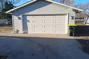 803 11 1/2 Ave SE, Willmar, MN 56201 - Photo 3