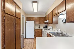 8361 W 100th St, Bloomington, MN 55438 - Photo 9