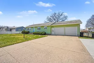 908 10th St, Farmington, MN 55024 - Photo 3