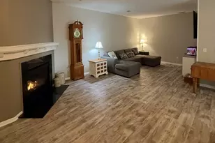 1240 County Rd D E, Maplewood, MN 55109 - Photo 5