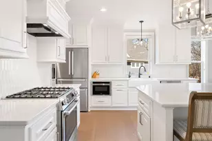 6160 Garland Ln N, Plymouth, MN 55446 - Photo 9