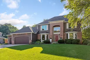 5955 Parkwood Dr, Shoreview, MN 55126 - Photo 3