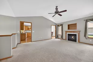 802 Timothy Dr SE, Stewartville, MN 55976 - Photo 5