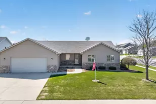 802 Timothy Dr SE, Stewartville, MN 55976 - Photo 3