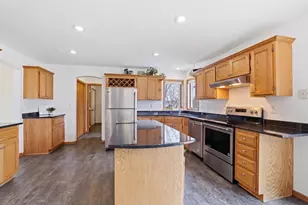 905 Horizon Cir, Belle Plaine, MN 56011 - Photo 7