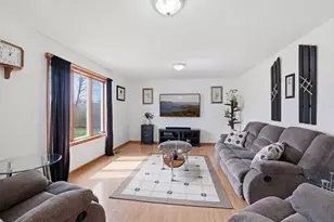 905 Horizon Cir, Belle Plaine, MN 56011 - Photo 5