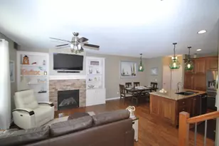 7745 Madelyn Creek Dr, Victoria, MN 55386 - Photo 3