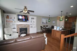 7745 Madelyn Creek Dr, Victoria, MN 55386 - Photo 3