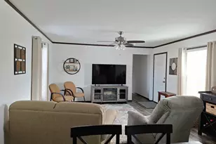 215 N McKay Ave, Alexandria, MN 56308 - Photo 11