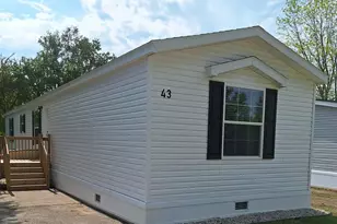 215 N McKay Ave, Alexandria, MN 56308 - Photo 1
