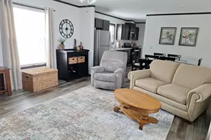 215 N McKay Ave, Alexandria, MN 56308 - Photo 9