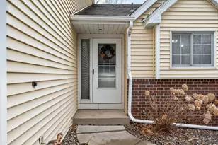 12973 Eastview Ct, Apple Valley, MN 55124 - Photo 5