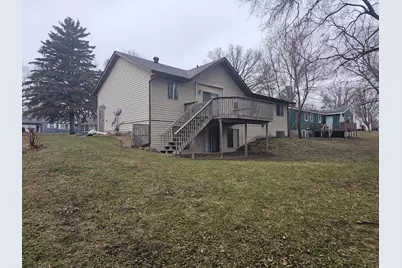 1121 S Vine Street, Fergus Falls, MN 56537 - Photo 3