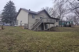 1121 S Vine St, Fergus Falls, MN 56537 - Photo 3