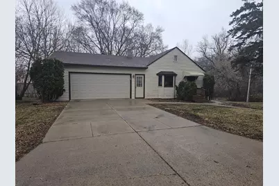 1121 S Vine Street, Fergus Falls, MN 56537 - Photo 1