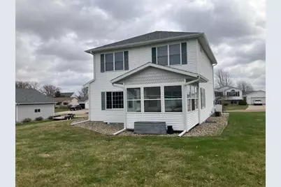 1305 5th Street NE, Waseca, MN 56093 - Photo 3