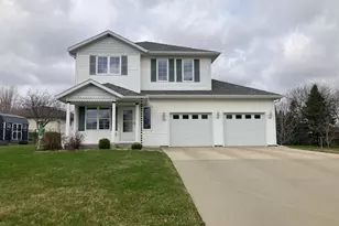 1305 5th St NE, Waseca, MN 56093 - Photo 1