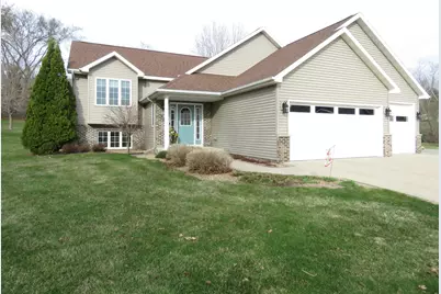 924 Balsam Court NE, Pine Island, MN 55963 - Photo 3