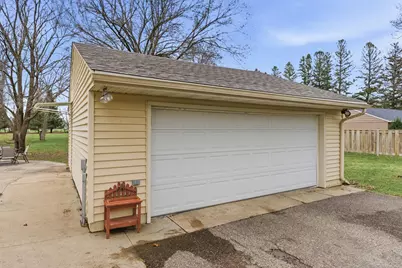 2304 15th Avenue SW, Austin, MN 55912 - Photo 3