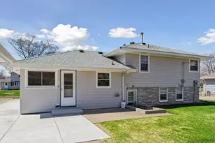 9207 Washington St NE, Blaine, MN 55434 - Photo 25