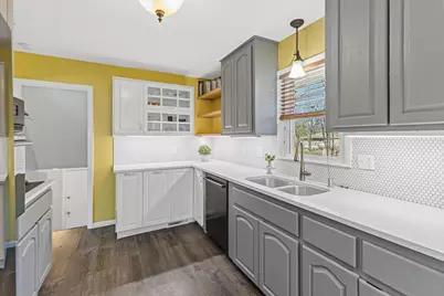 8180 Julianne Terrace, Golden Valley, MN 55427 - Photo 11