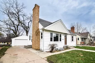 2139 Highland Pl, Columbia Heights, MN 55421 - Photo 3