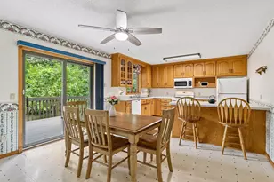 39074 Riverside Ct, North Branch, MN 55056 - Photo 9