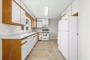 235 14th Ave S, South Saint Paul, MN 55075 - Photo 5