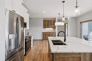 109 Vista Way, Waconia, MN 55387 - Photo 5