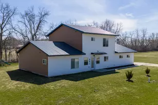 241 Pleasant St, Dexter, MN 55926 - Photo 3