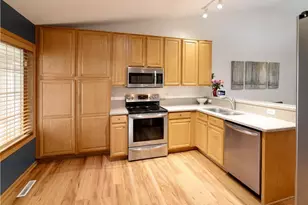 13877 Ventura Pl, Savage, MN 55378 - Photo 7