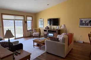 1004 W Lake Blvd, Winona, MN 55987 - Photo 3