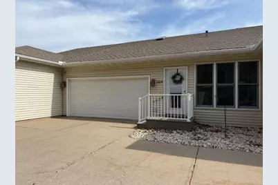 1004 W Lake Boulevard, Winona, MN 55987 - Photo 1