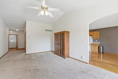 911 Prairie Oak Drive, Belle Plaine, MN 56011 - Photo 7