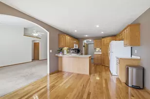 911 Prairie Oak Dr, Belle Plaine, MN 56011 - Photo 11