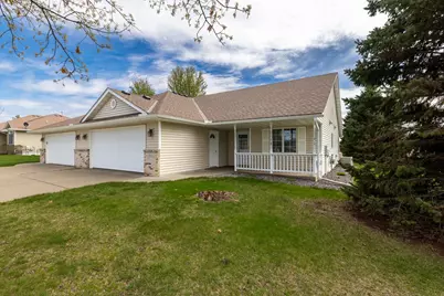 911 Prairie Oak Drive, Belle Plaine, MN 56011 - Photo 1