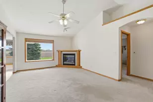 911 Prairie Oak Dr, Belle Plaine, MN 56011 - Photo 5