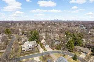 5420 Woodcrest Dr, Edina, MN 55424 - Photo 37