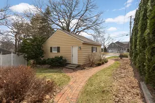 5420 Woodcrest Dr, Edina, MN 55424 - Photo 33