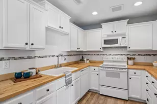 1235 Primrose Ln, Waconia, MN 55387 - Photo 9