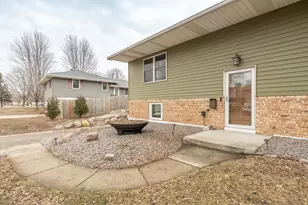 107 S Belmont Dr, Mankato, MN 56001 - Photo 3