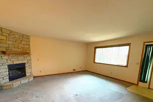 6811 York Pl N, Brooklyn Center, MN 55429 - Photo 3