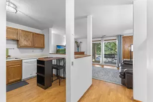 1225 Ferndale St N, Maplewood, MN 55119 - Photo 9