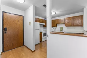 1225 Ferndale St N, Maplewood, MN 55119 - Photo 9