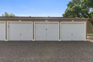 1225 Ferndale St N, Maplewood, MN 55119 - Photo 25